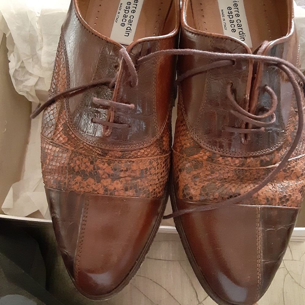 Size 9 mens hand crafted Italian ostrich shoes